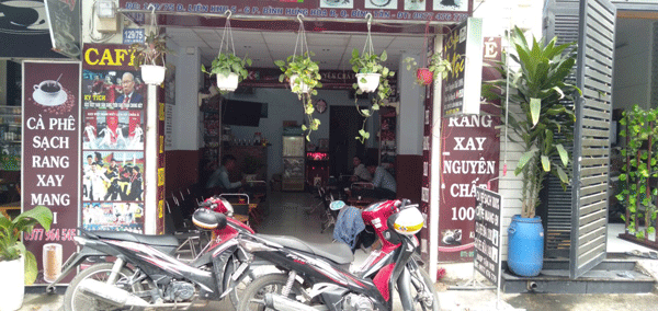 do-ban-viec-gia-dinh-trong-coi-con-nho-nen-can-sang-lai-quan-cafe-tam-huyet-76621.gif