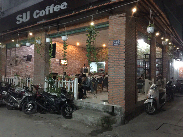 Do vợ mình sắp sinh em bé nên cần sang gấp quán cafe 2 mặt tiền