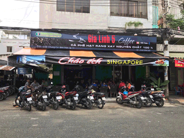 Không người trông coi cần sang lại quán cafe, Quận 11