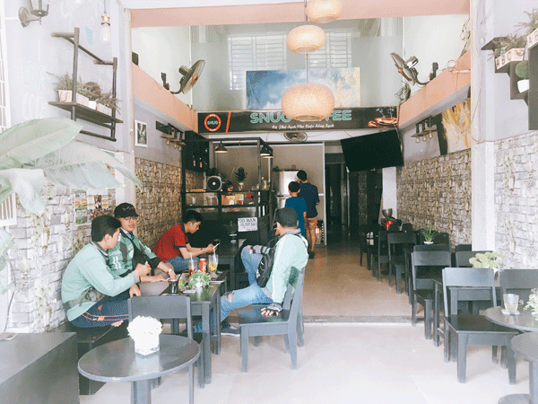 Sang Cafe ghế gỗ gía rẻ gấp