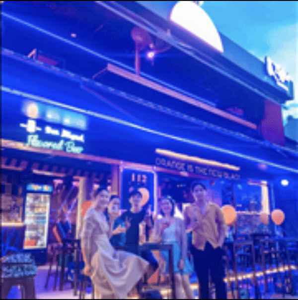 sang-gap-quan-beer-garden-orange-noi-tieng-duong-pham-van-dong-22507.gif