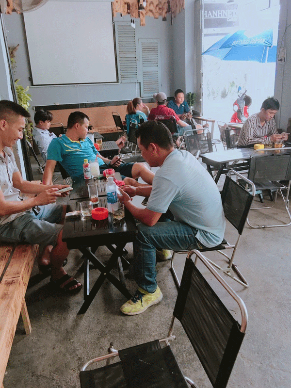 Sang gấp quán cafe đang hoạt động tốt