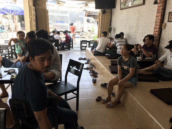 Sang gấp quán cafe ghế gỗ