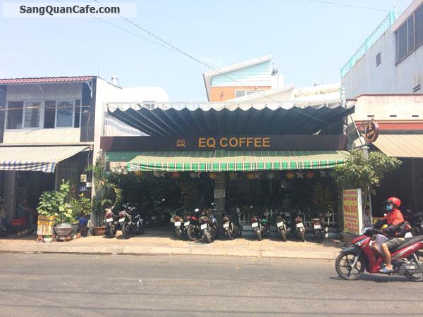 Sang gấp quán cafe kinh doanh tốt ngay ngã 5