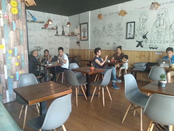 sang-gap-quan-cafe-may-lanh-ngay-khu-cc-bo-cong-an-q-2-35848.gif