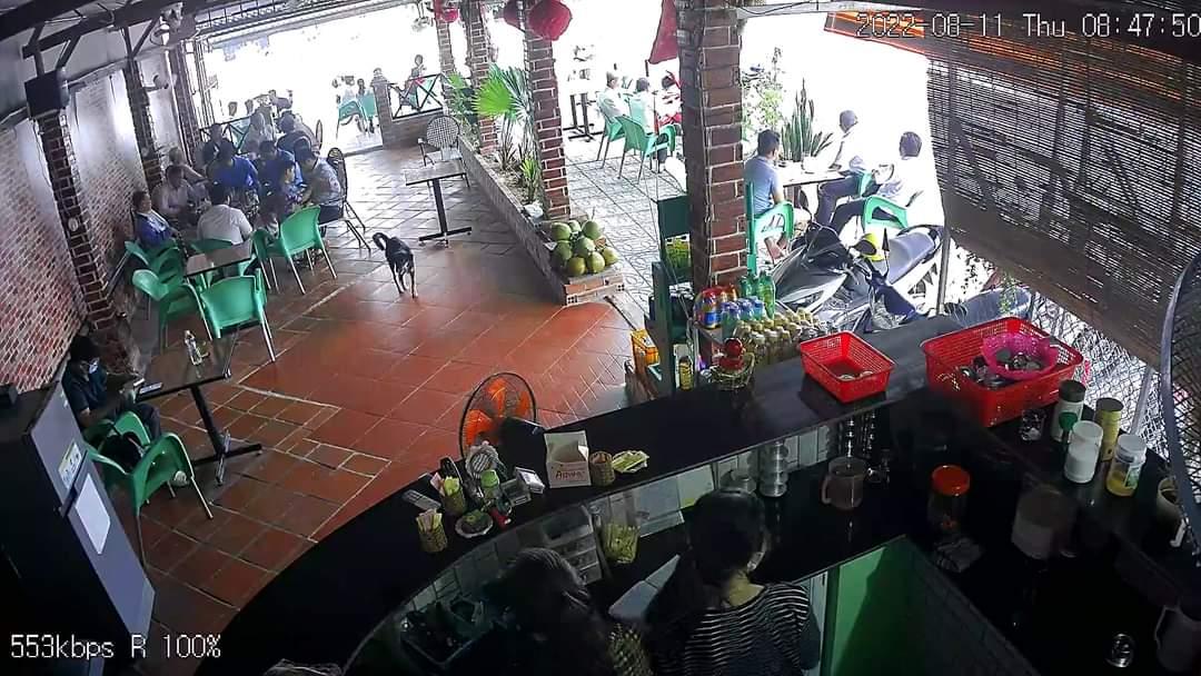 Sang lại 2 quán cafe nằm song song nhau