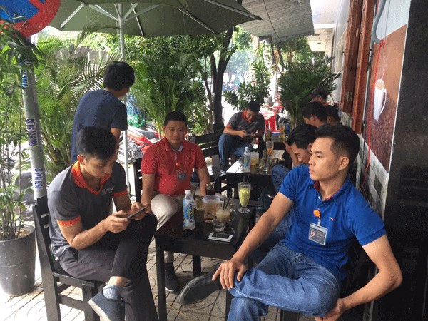 sang-nhuong-quan-cafe-khu-san-bay-2-mat-tien-85554.gif