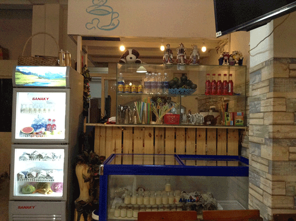 sang-quan-cafe--sinh-to--kem--thuc-an-vat-da-lat-66172.gif