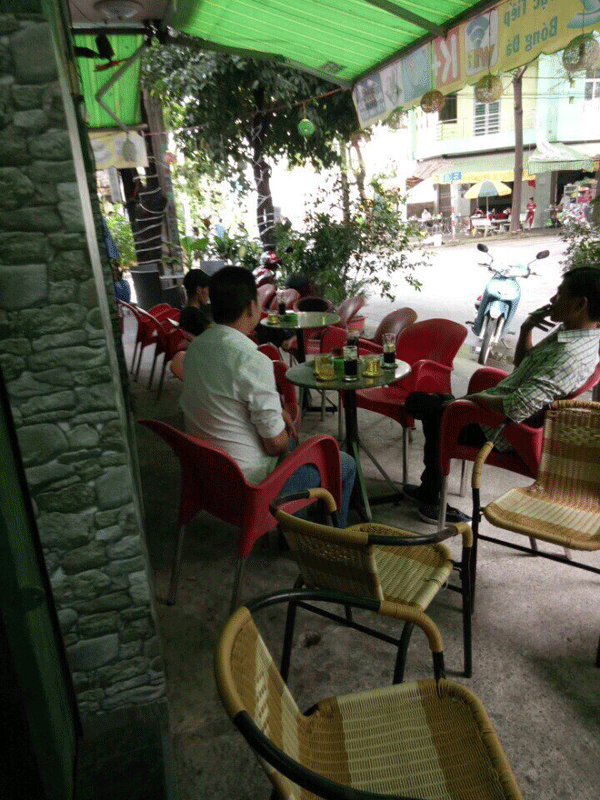 sang-quan-cafe-2-mat-tien-khu-dong-dan-cu-80035.gif