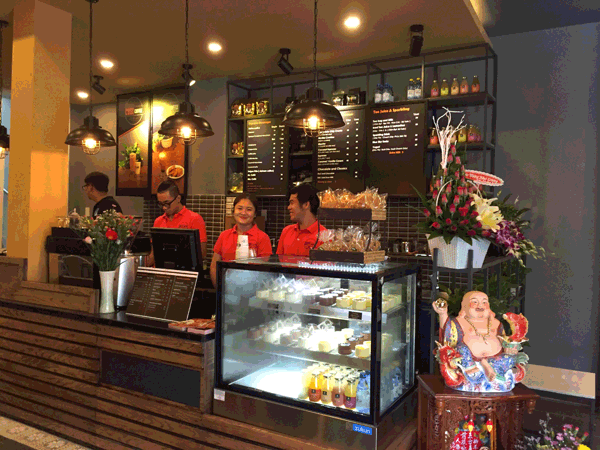 sang-quan-cafe-cosy-hoac-sang-mat-bang-q-7-43890.gif