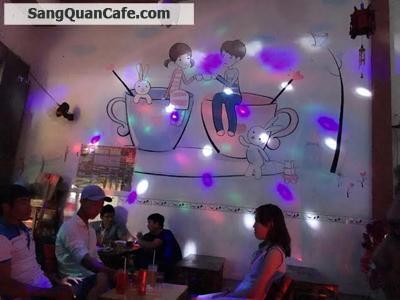 Sang quán cafe đang kinh doanh rất đông khách