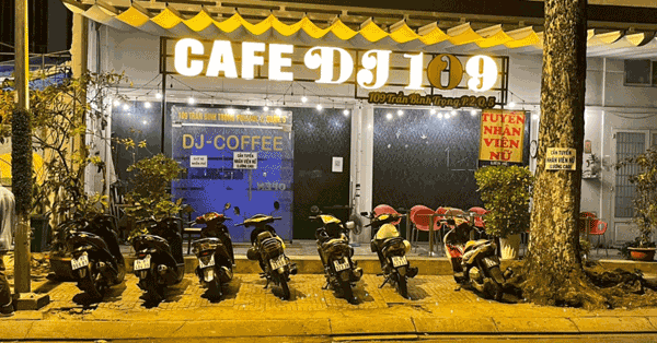 sang-quan-cafe-dj-dang-kinh-doanh-on-dinh-quan-5-97849.gif