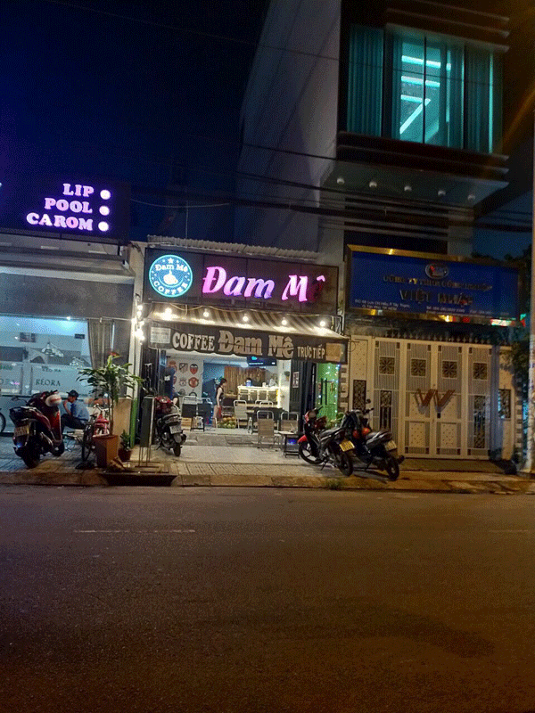 SANG QUÁN Cafe đối diện công viên Tân Phú