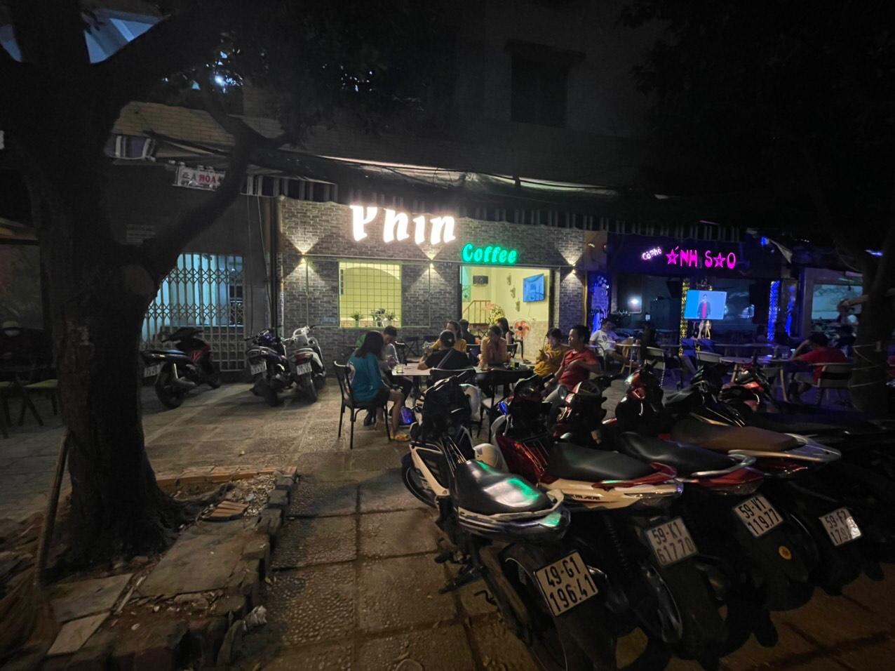 Sang quán cafe dưới chung cư Miếu Nổi