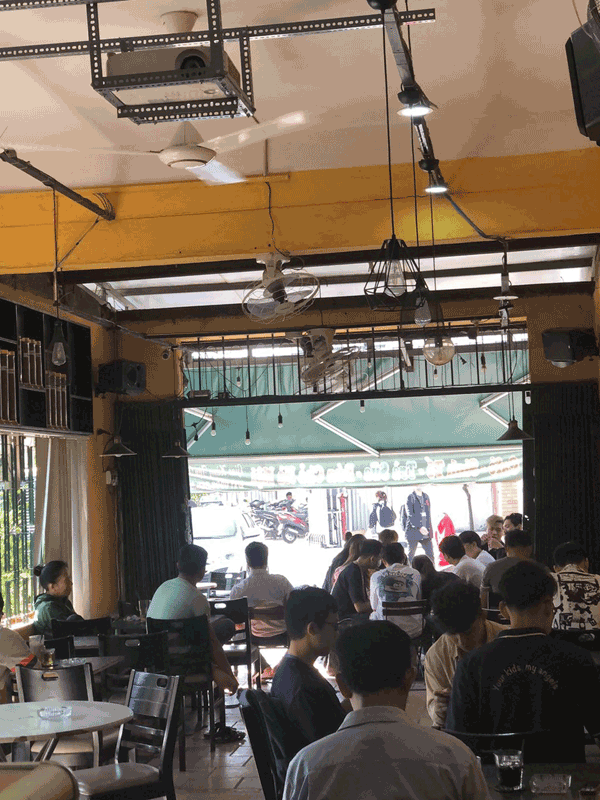 Sang quán cafe đường Sư Vạn Hạnh Quận 10