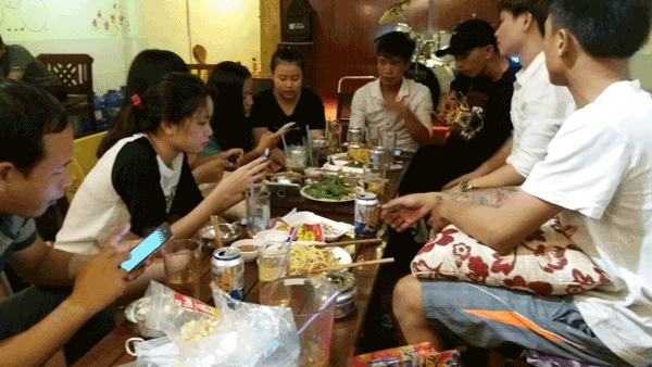 sang-quan-cafe-ghe-go-58-cau-xeo-tan-phu-76198.gif