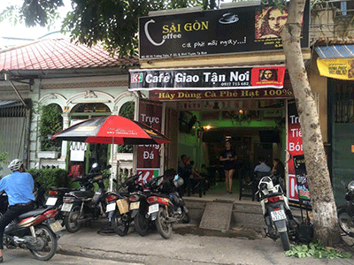 sang-quan-cafe-ghe-go-bong-da-quan-binh-thanh-74157.gif