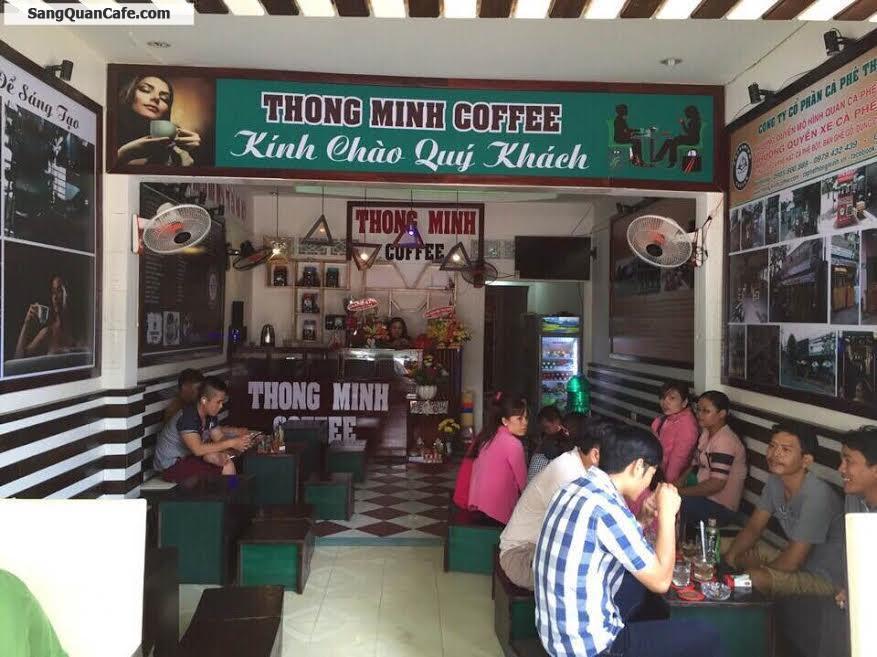 Sang quán cafe ghế gỗ mặt tiền đường 30/4