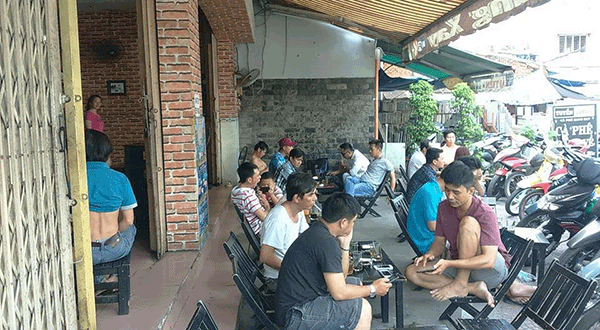 Sang quán cafe Ghế gỗ Quận 4