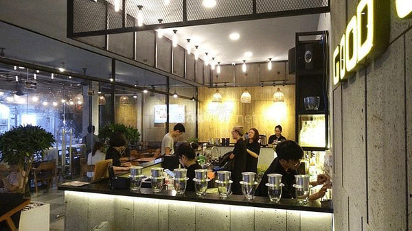 Sang quán cafe giá rẻ Quận 8 View công viên