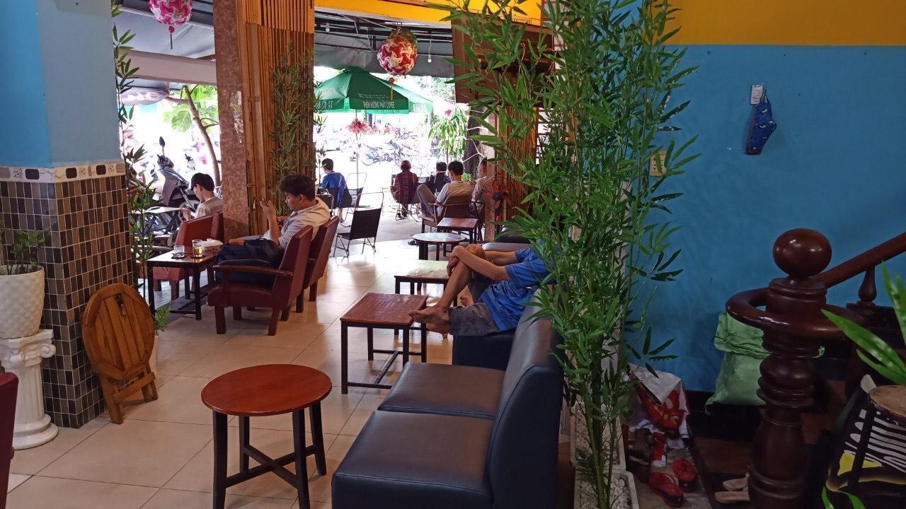 Sang quán cafe góc 2 mặt tiền ngay ngã 4