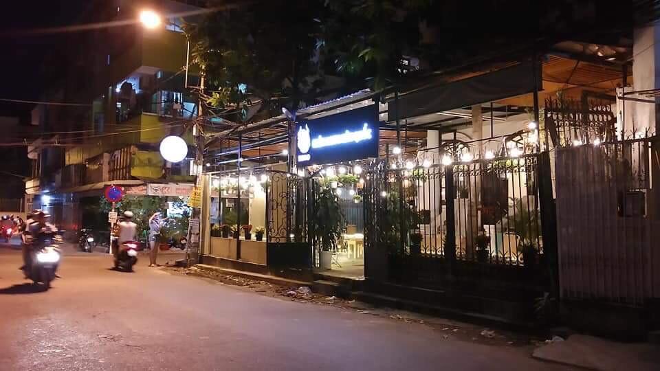 Sang quán cafe góc 2 mặt tiền vào kinh doanh ngay