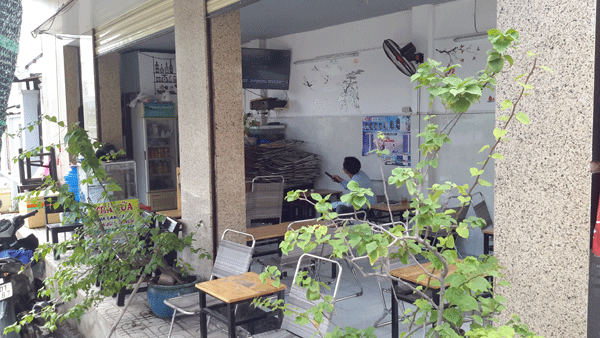 sang-quan-cafe-goc-hai-mat-tien-khu-dan-cu-sam-uat-37842.gif