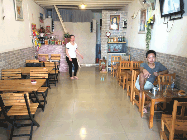 sang-quan-cafe-kdc-dong-duc-sam-uat-55877.gif