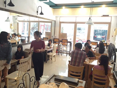 Sang quán cafe mặt tiền Quận 1