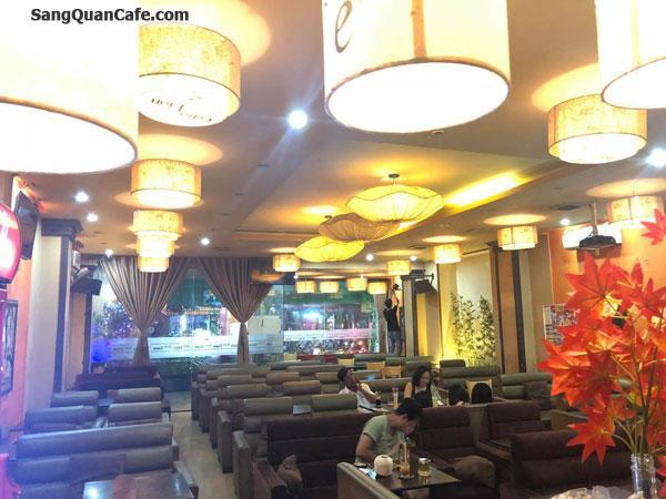 Sang quán cafe máy lạnh văn phòng đông khách Quận 4