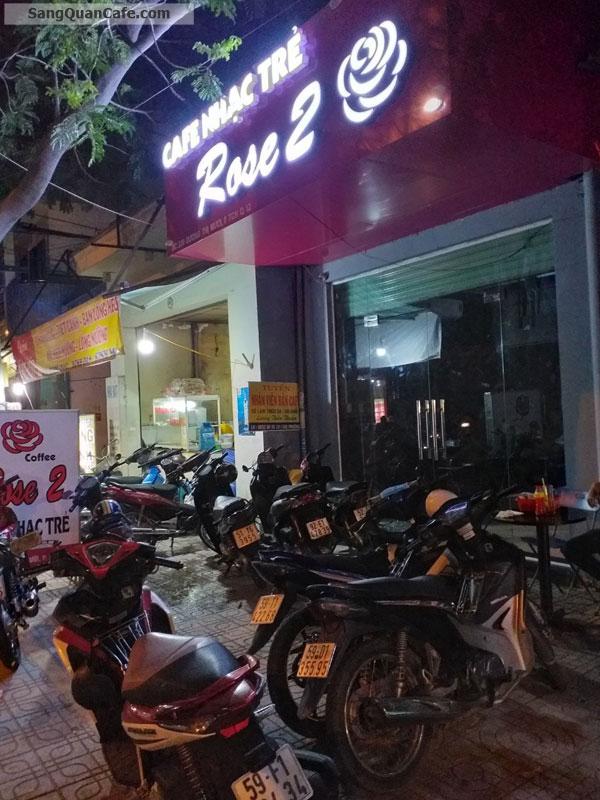 Sang quán cafe máy lạnh vỉa hè rộng