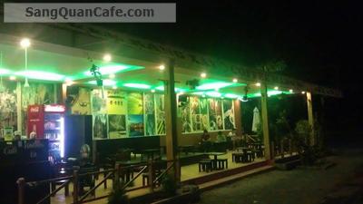 Sang quán cafe nằm trong khuôn viên KTX ĐH SPKT