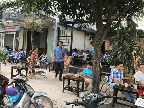 Sang quán cafe ngay góc công viên quận Tân Bình