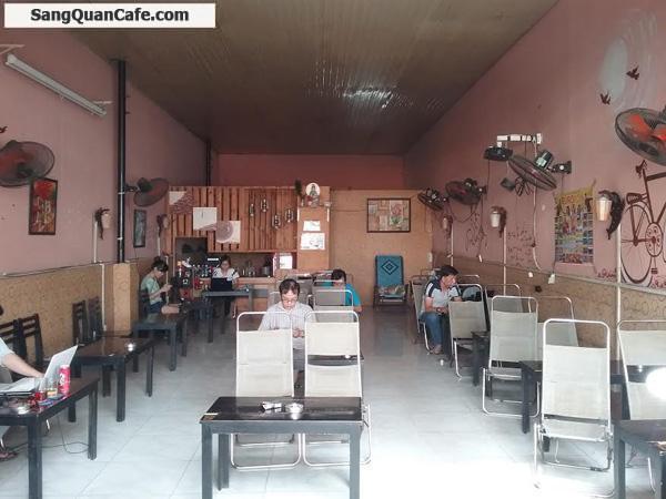 Sang quán cafe ngay ngã 4 Tạ Quang Bửu