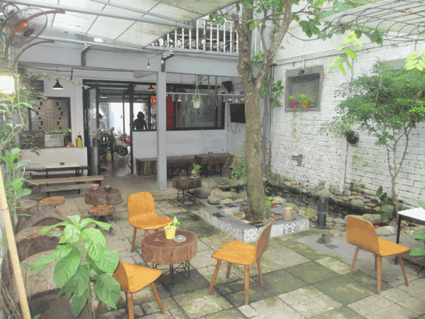 sang-quan-cafe-quan-binh-thanh-83871.gif