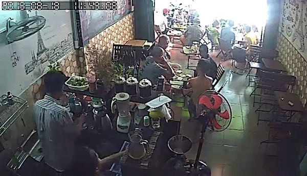 sang-quan-cafe-quan-tan-phu-67570.gif