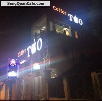 Sang quán cafe sân thượng, máy lạnh ngoài trời