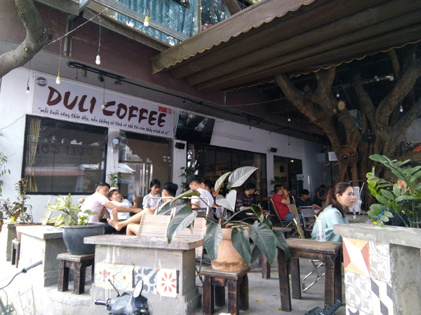 sang-quan-cafe-san-vuon-may-lanh-duong-le-thuc-hoach-quan-tan-phu-65513.gif