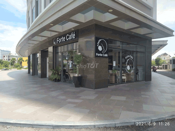 Sang quán cafe Sunrise CityView 100m²/700tr