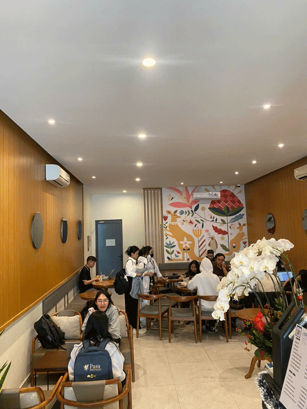 sang-quan-cafe-tai-76140.gif