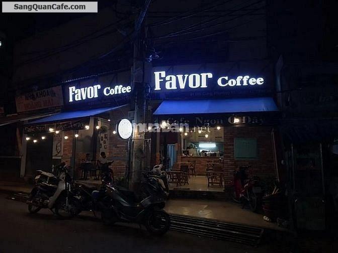 Sang quán cafe và tất cả công cụ pha chế và bàn ghế.