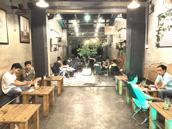 Sang quán cafe vị trí cực đẹp đối diện công viên