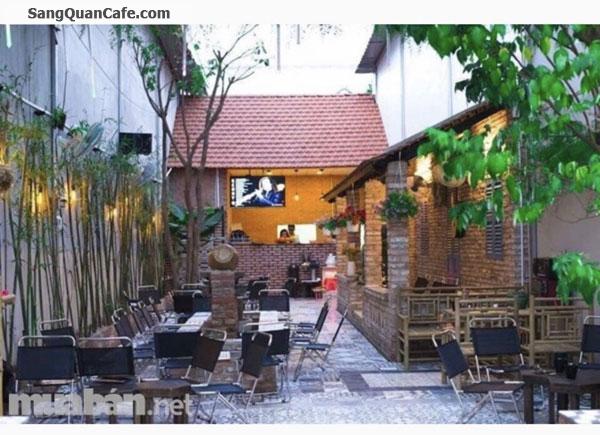 Sang quán cafe, vỉa hè rộng, chỗ để xe thoải mái