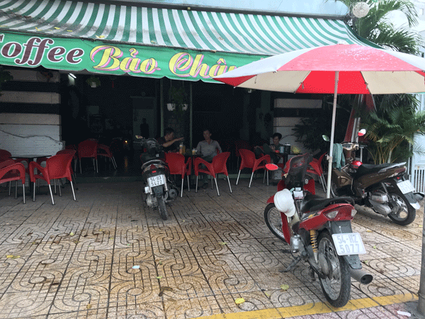 Vì lý do sức khoẻ không người làm cần sang lại gấp quán cafe